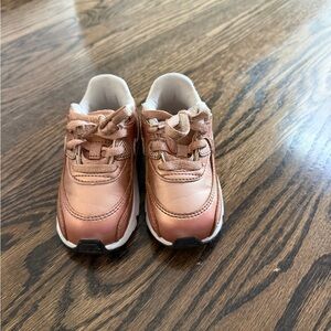Nike toddlers Air Max sneakers. Sz 6c